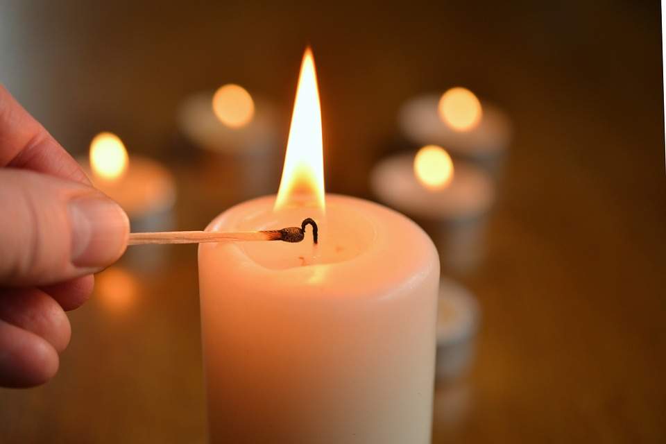 Candle dream symbol