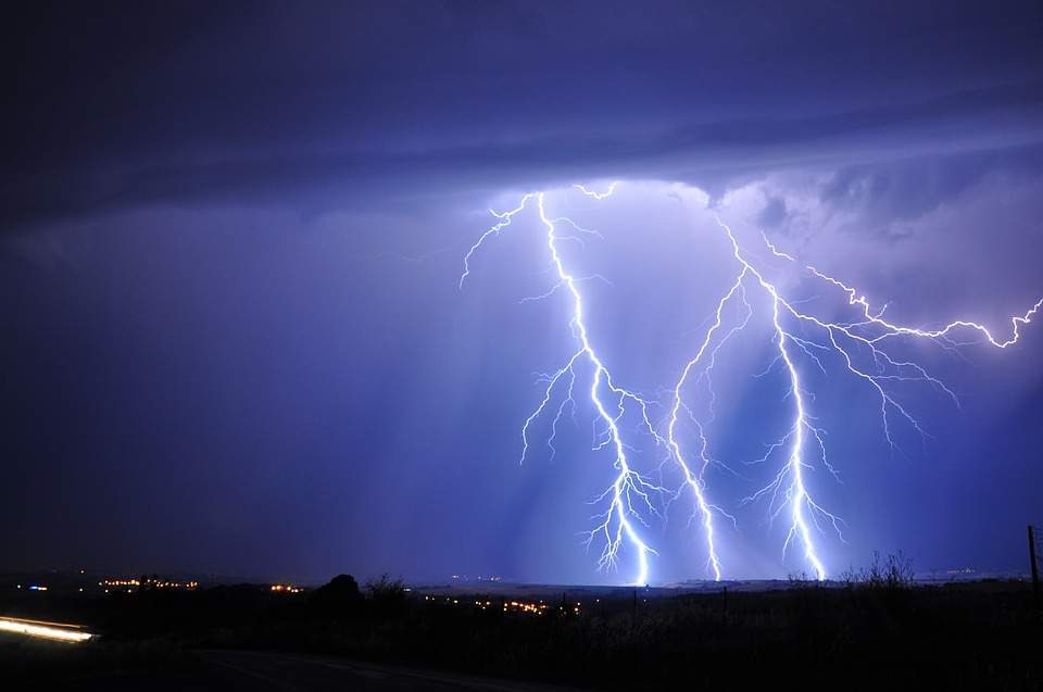 Lightning dream symbol thunder