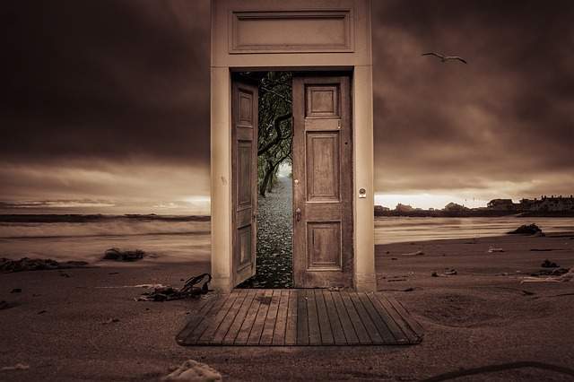 Doors dream meaning