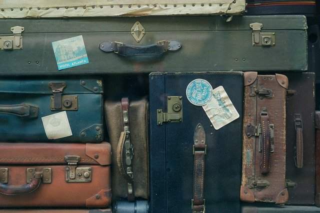 Suitcase dream interpretation